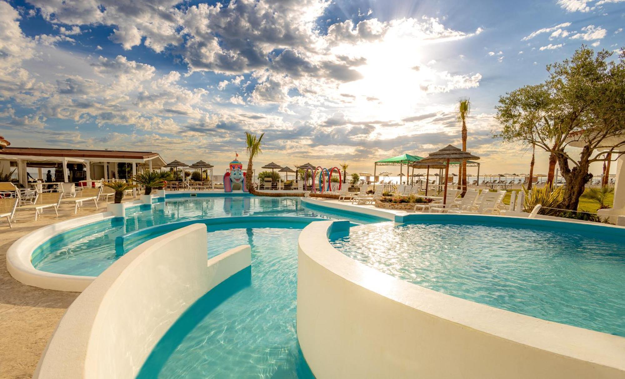 Cala Nostra Resort Marotta Exterior photo